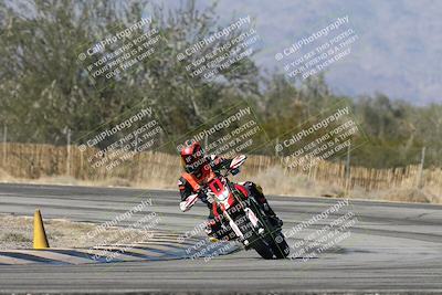 media/Dec-01-2025-Moto Forza (Mon) [[2daa91e15f]]/3-Beginner Group/Session 3 (Turn 3)/